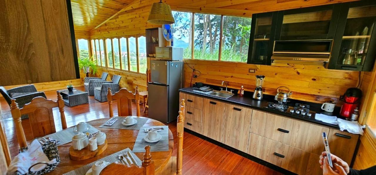 Hassinger Ranch Cabanas Oxapampa Exterior foto