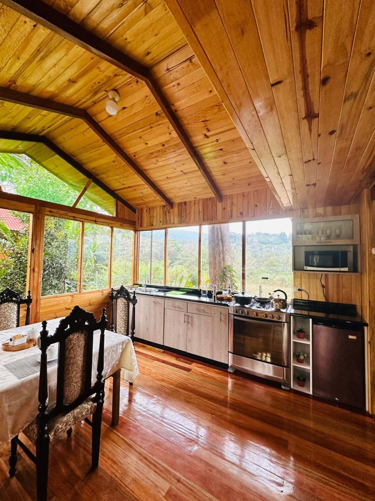 Hassinger Ranch Cabanas Oxapampa Exterior foto